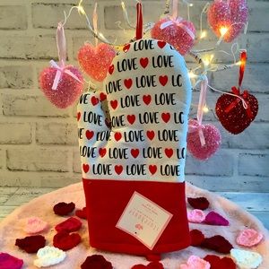 Storehouse 2pk. Love Valentine Oven Mitts